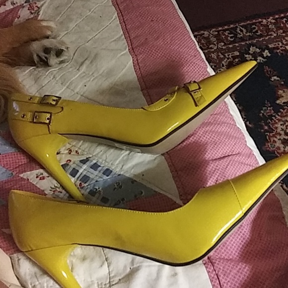 PASSI HOT YELLOW 4" DRESS HEELS - Picture 3 of 6